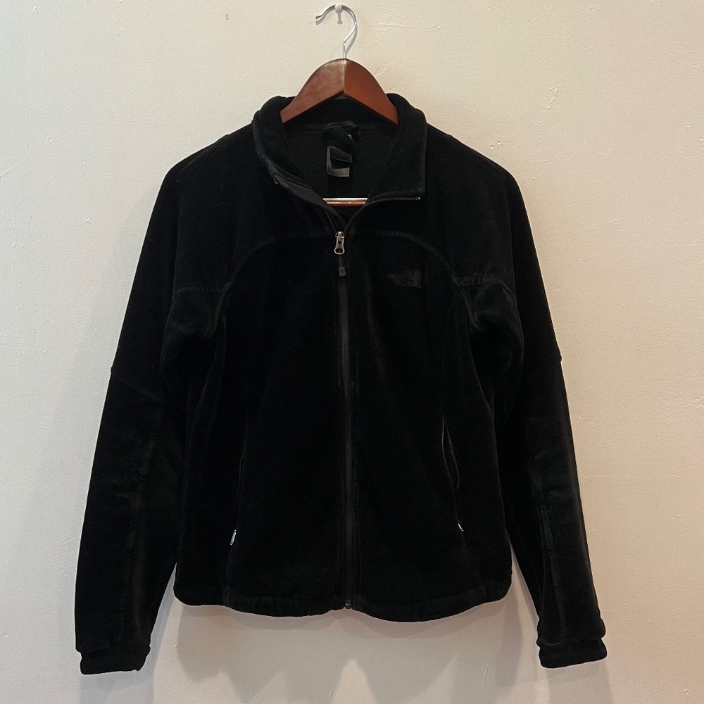THE NORTH FACE Women’s Fleece Jacket (Medium)